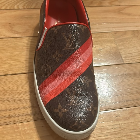 Louis Vuitton slip on shoes - Picture 8 of 9